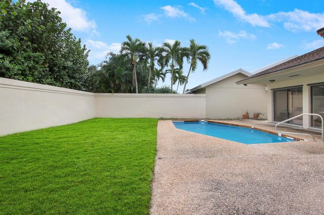 111 Seashore Drive, Jupiter, FL 33477