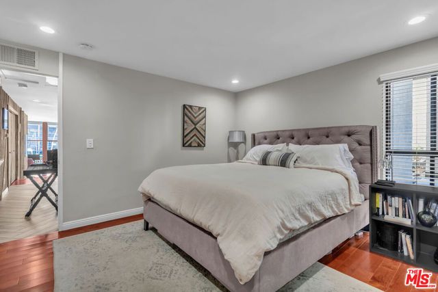 5130 Marina Pacifica Drive, Long Beach, CA 90803