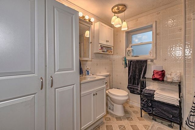 615 W 4th Ave, Derry Boro, PA 15627