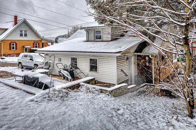 615 W 4th Ave, Derry Boro, PA 15627