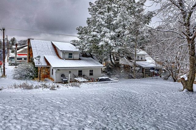 615 W 4th Ave, Derry Boro, PA 15627