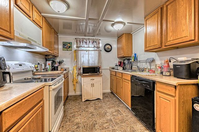 615 W 4th Ave, Derry Boro, PA 15627