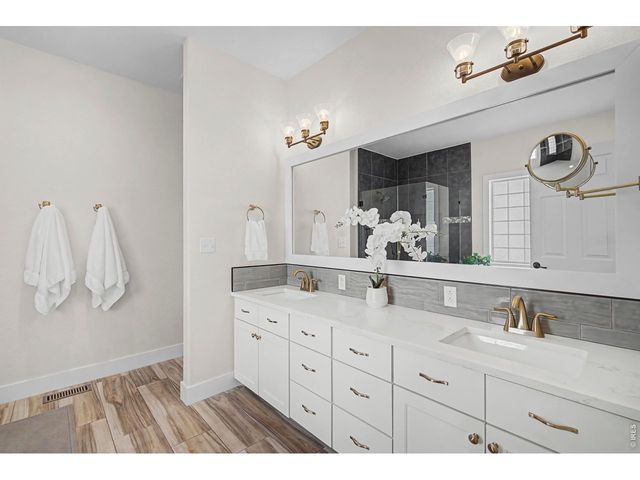 8113 Louden Xing, Windsor, CO 80528