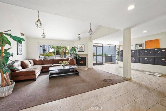 7640 Oso Avenue 316, Winnetka, CA 91306