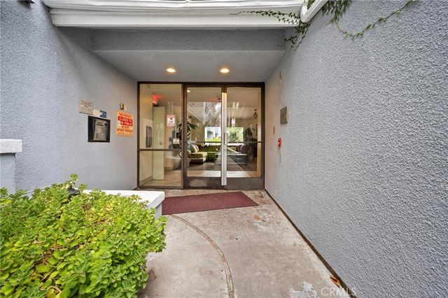 7640 Oso Avenue 316, Winnetka, CA 91306