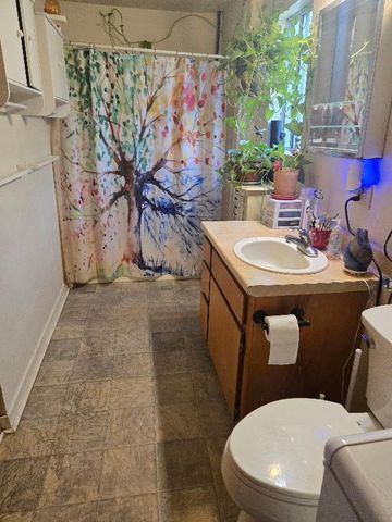 4694 Pacific Ave, Olivehurst, CA 95961