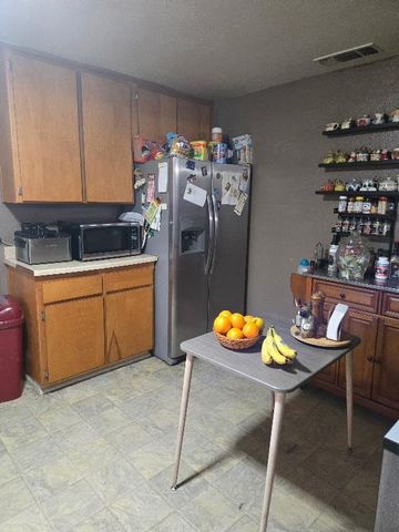 4694 Pacific Ave, Olivehurst, CA 95961