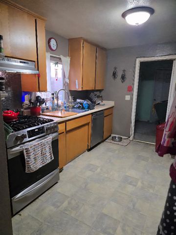 4694 Pacific Ave, Olivehurst, CA 95961