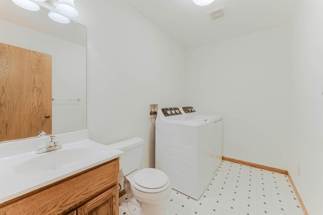 3120 MOCKINGBIRD WAY, Oshkosh, WI 54904