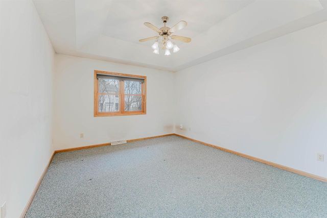 3120 MOCKINGBIRD WAY, Oshkosh, WI 54904