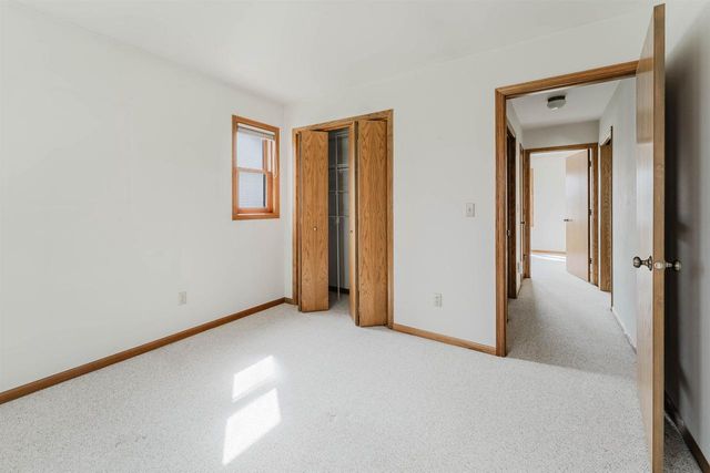 3120 MOCKINGBIRD WAY, Oshkosh, WI 54904