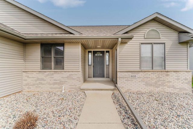 3120 MOCKINGBIRD WAY, Oshkosh, WI 54904