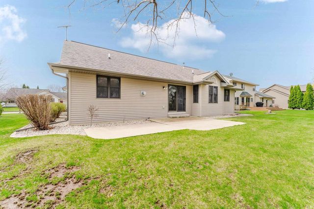 3120 MOCKINGBIRD WAY, Oshkosh, WI 54904
