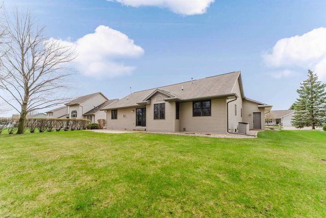 3120 MOCKINGBIRD WAY, Oshkosh, WI 54904