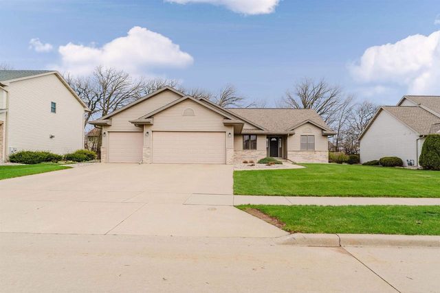 3120 MOCKINGBIRD WAY, Oshkosh, WI 54904