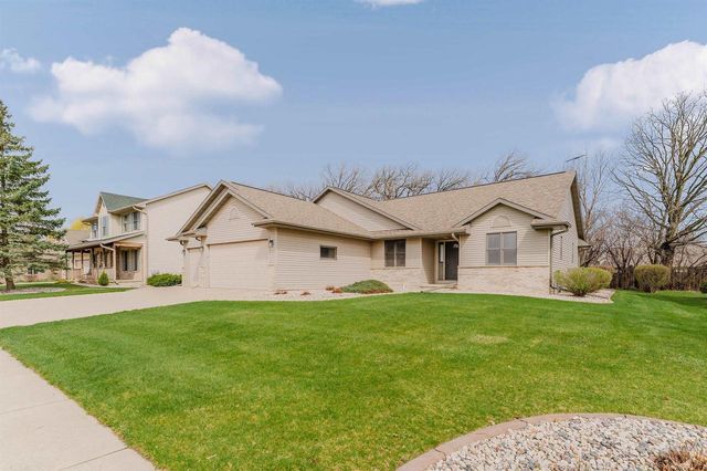 3120 MOCKINGBIRD WAY, Oshkosh, WI 54904
