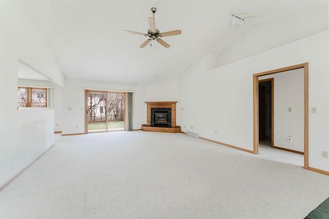 3120 MOCKINGBIRD WAY, Oshkosh, WI 54904