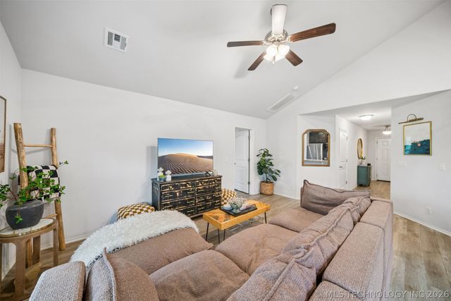 31699 E 64th Street S, Broken Arrow, OK 74014