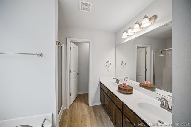 31699 E 64th Street S, Broken Arrow, OK 74014