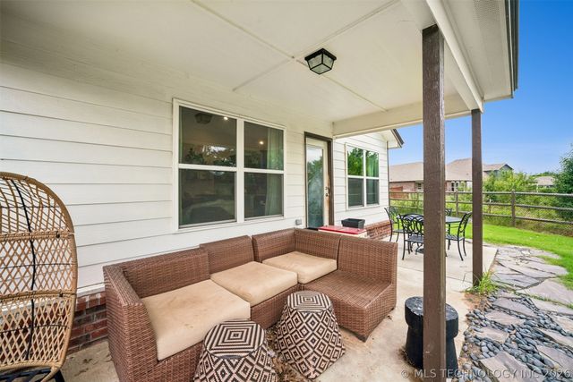 31699 E 64th Street S, Broken Arrow, OK 74014
