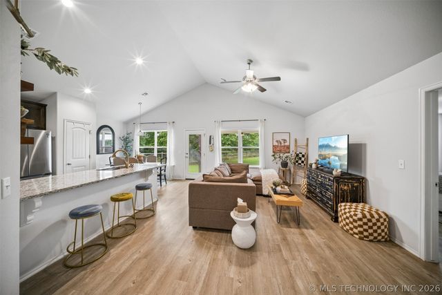 31699 E 64th Street S, Broken Arrow, OK 74014