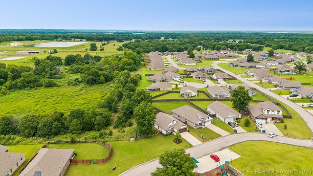 31699 E 64th Street S, Broken Arrow, OK 74014
