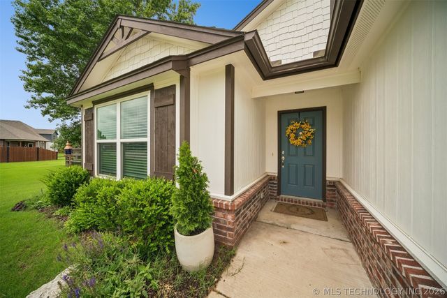 31699 E 64th Street S, Broken Arrow, OK 74014