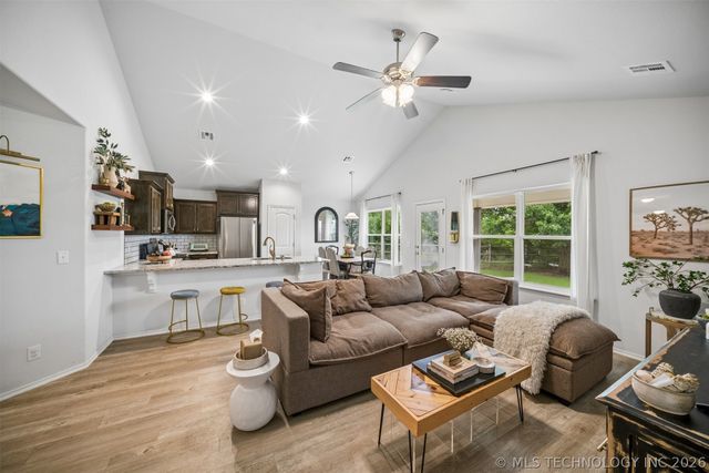 31699 E 64th Street S, Broken Arrow, OK 74014