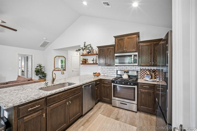 31699 E 64th Street S, Broken Arrow, OK 74014