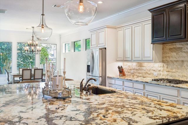 5622 Braesvalley Drive, Houston, TX 77096