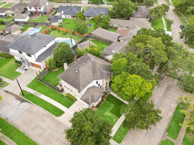 5622 Braesvalley Drive, Houston, TX 77096