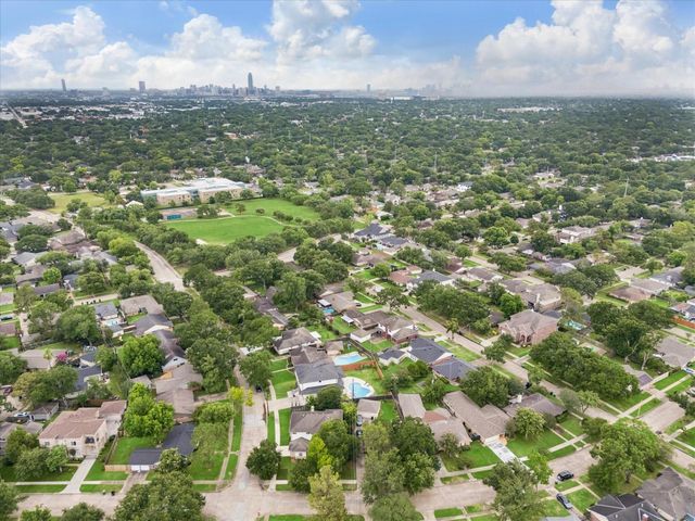 5622 Braesvalley Drive, Houston, TX 77096