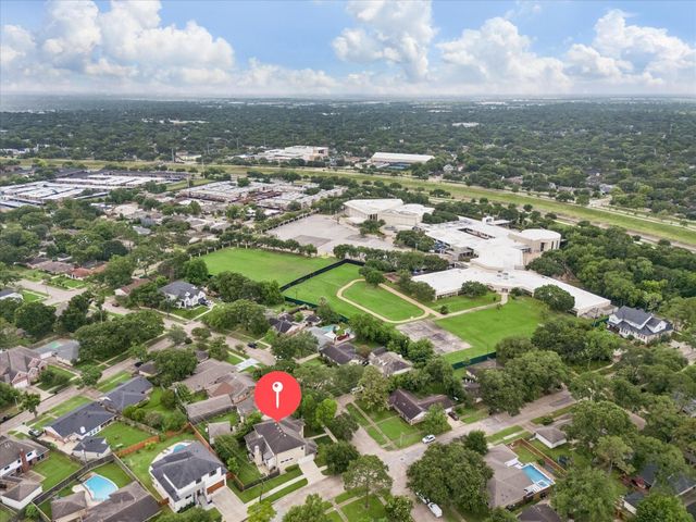 5622 Braesvalley Drive, Houston, TX 77096