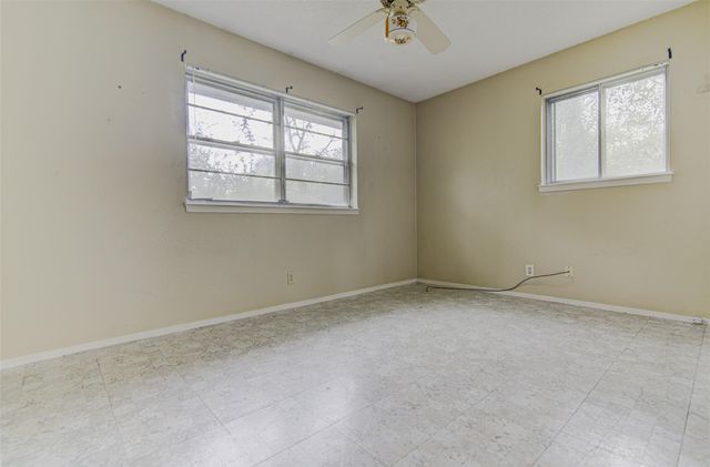 5210 Emerald Meadow DR, Austin, TX 78745