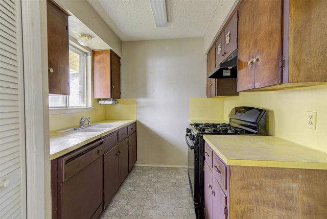 5210 Emerald Meadow DR, Austin, TX 78745