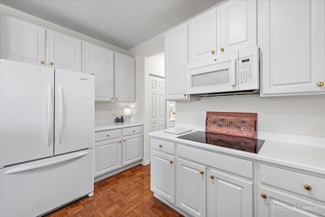 2410 Lindsay Court, West Chicago, IL 60185