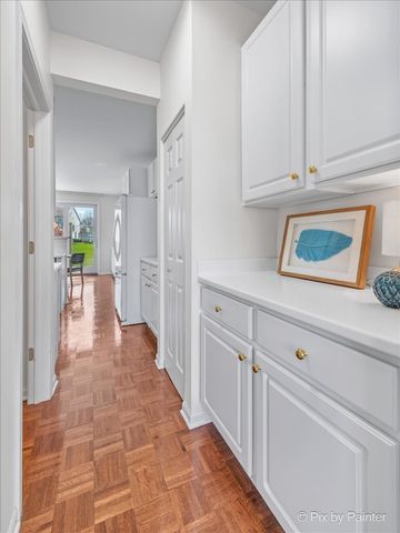 2410 Lindsay Court, West Chicago, IL 60185