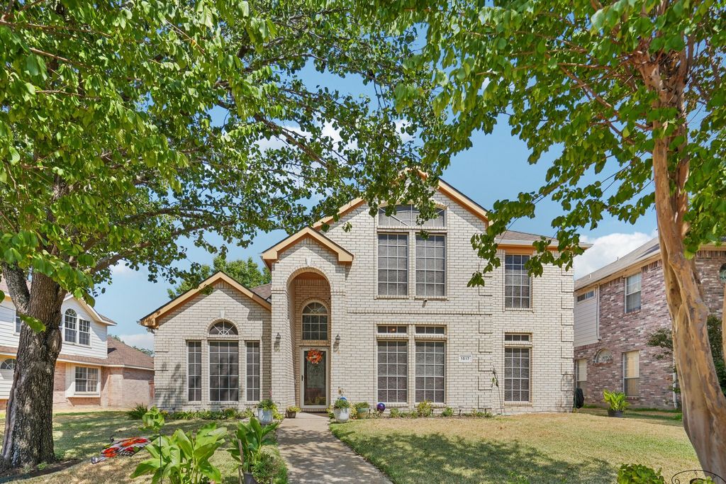 1517 Mountain Laurel Lane, Desoto, TX 75115 — exterior