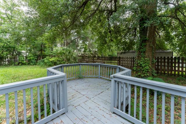 2604 HYDE PARK Road, Jacksonville, FL 32210
