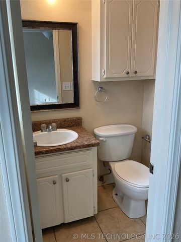 908 W Nashville Street, Broken Arrow, OK 74012