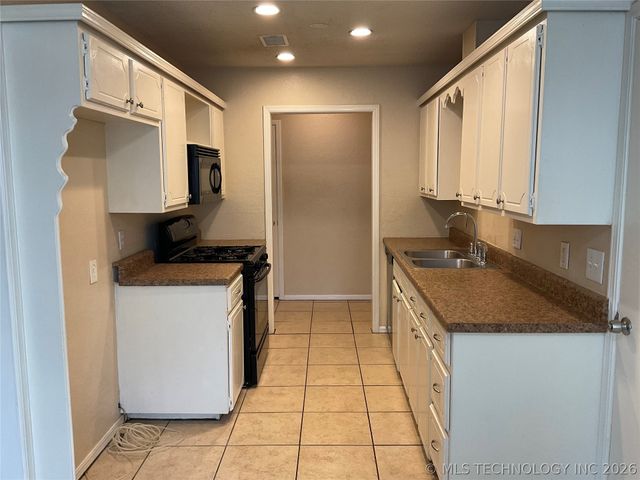 908 W Nashville Street, Broken Arrow, OK 74012