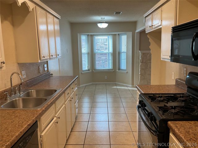 908 W Nashville Street, Broken Arrow, OK 74012