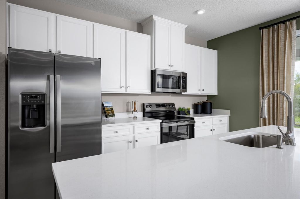 Image 6 of property listing at 31391 SPANISH MISSION ROAD, San Antonio, FL 33576