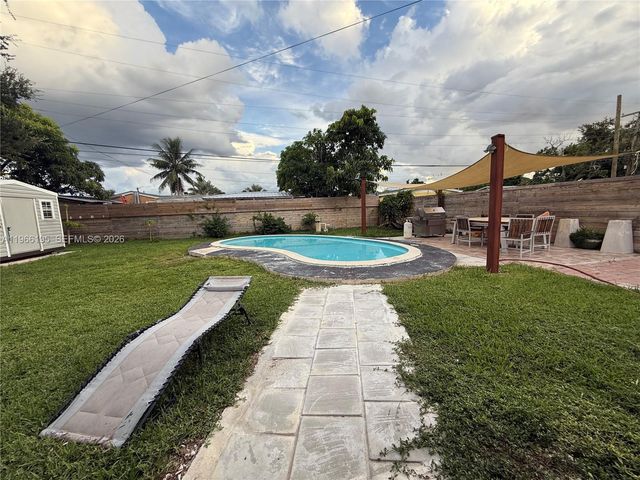 1950 NW 190th Ter, Miami Gardens, FL 33056