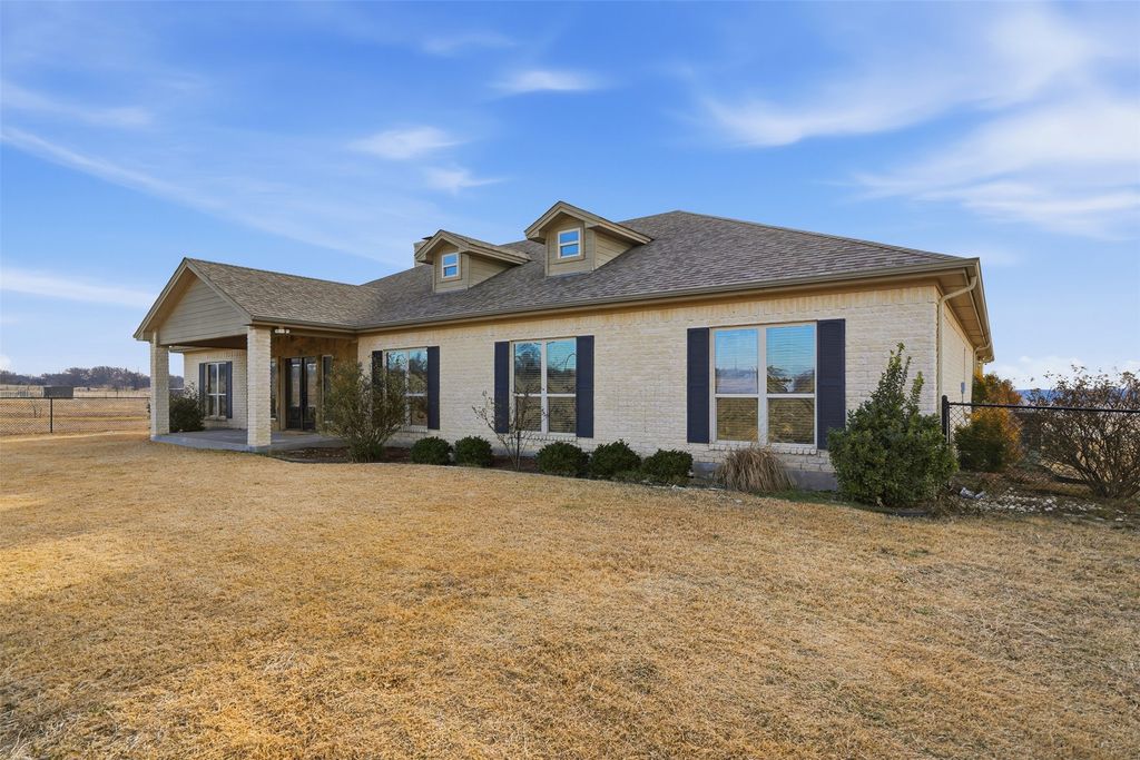 2701 County Road 1110, Rio Vista, TX 76093
