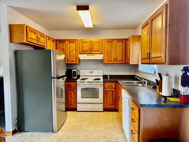 146 TYLER Avenue, Interlachen, FL 32148