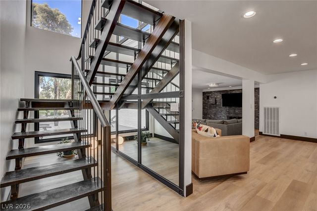 828 Vegas Valley Drive, Las Vegas, NV 89109
