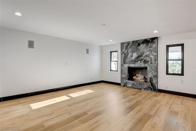 828 Vegas Valley Drive, Las Vegas, NV 89109