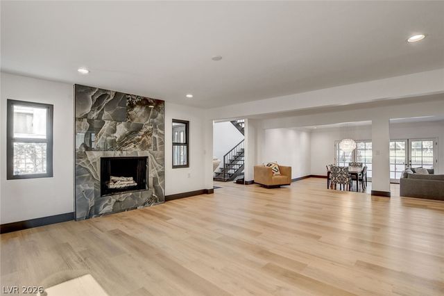 828 Vegas Valley Drive, Las Vegas, NV 89109