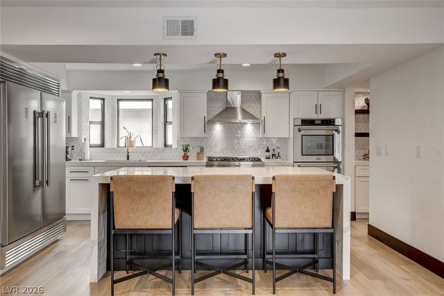 828 Vegas Valley Drive, Las Vegas, NV 89109